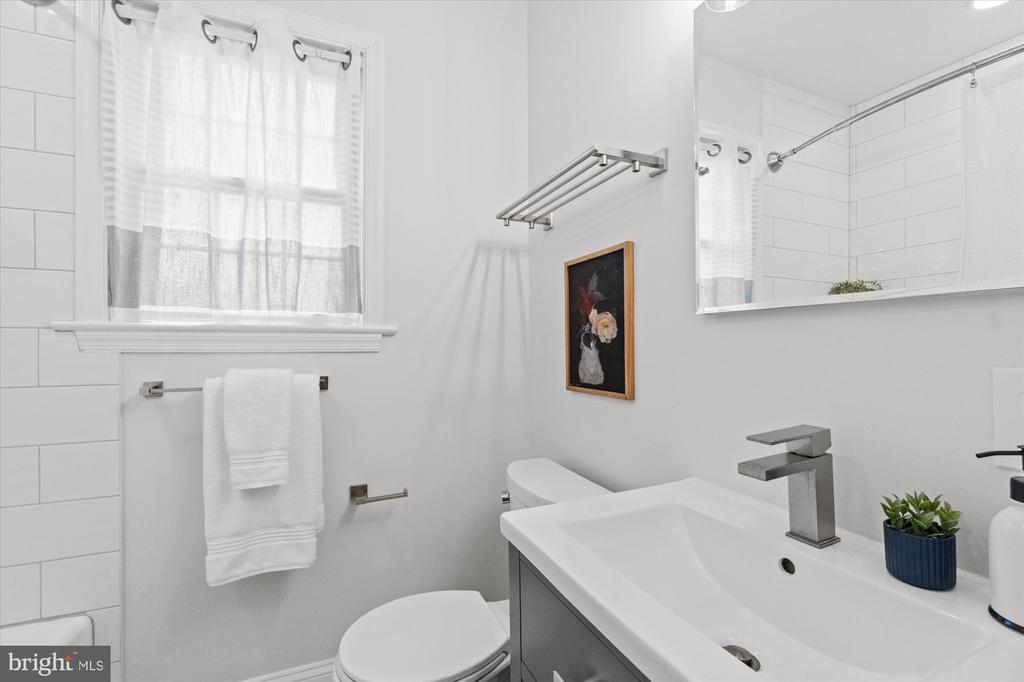 14 E Linden St