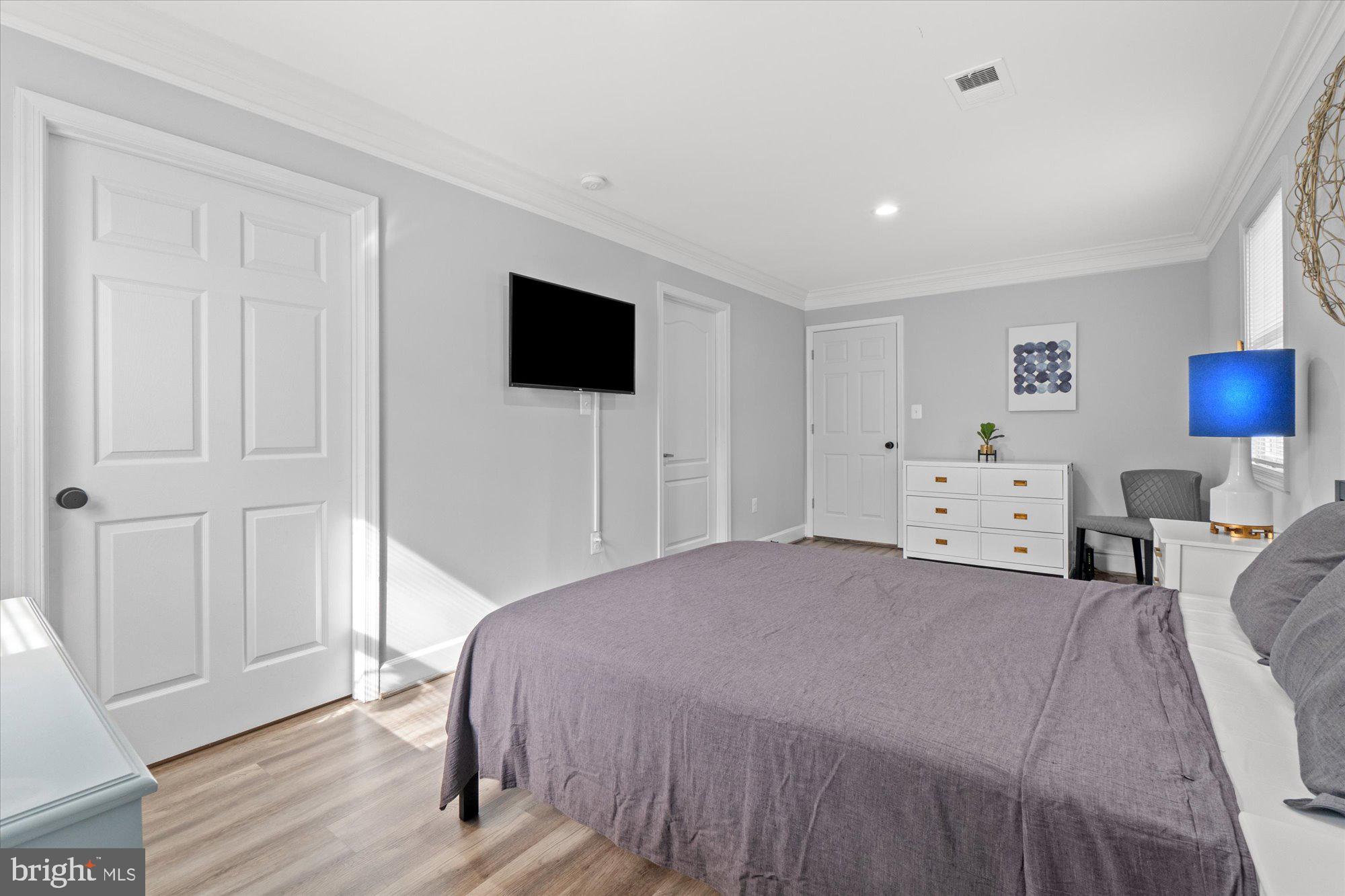 35 E Reed Ave