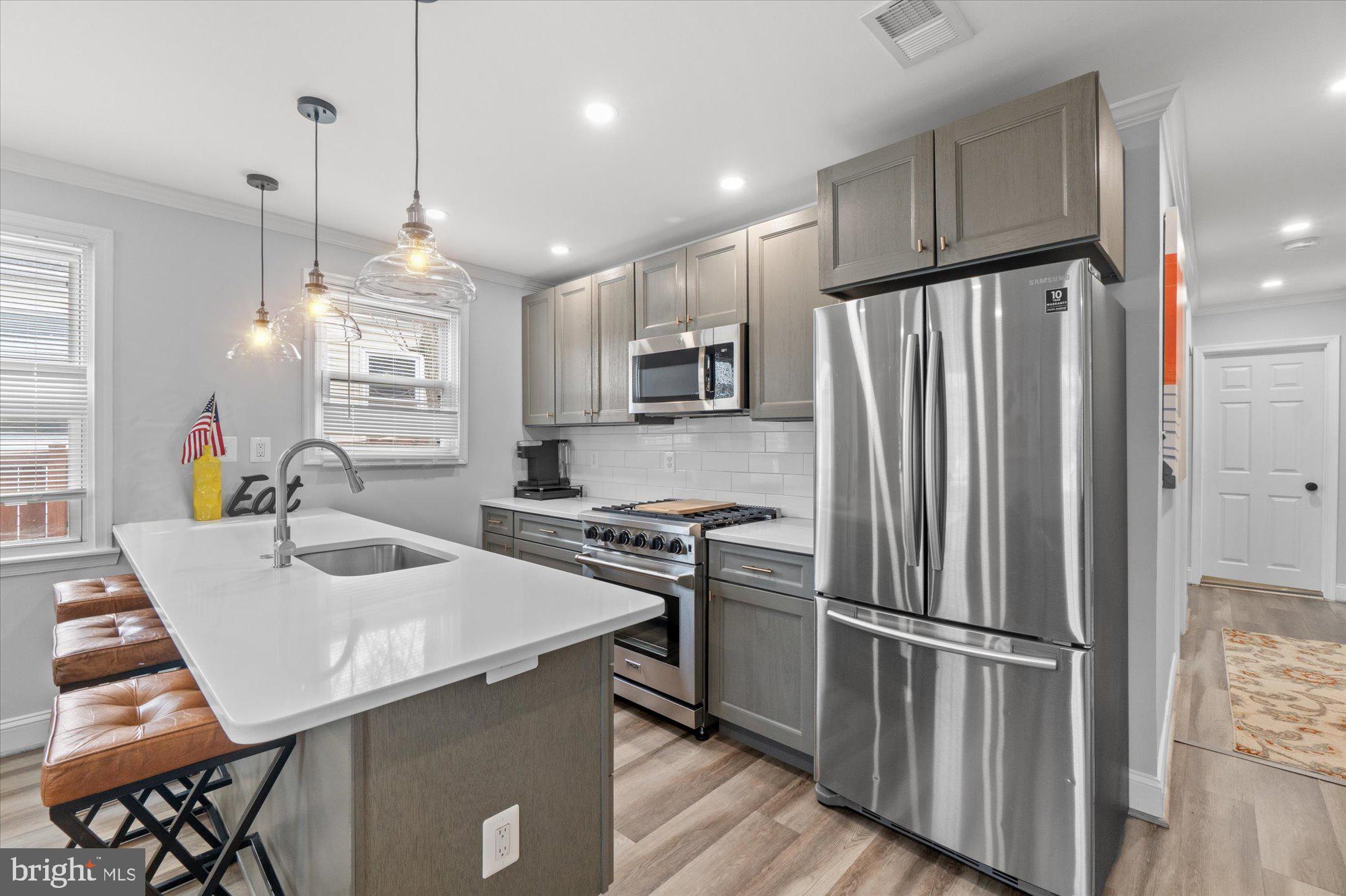 35 E Reed Ave