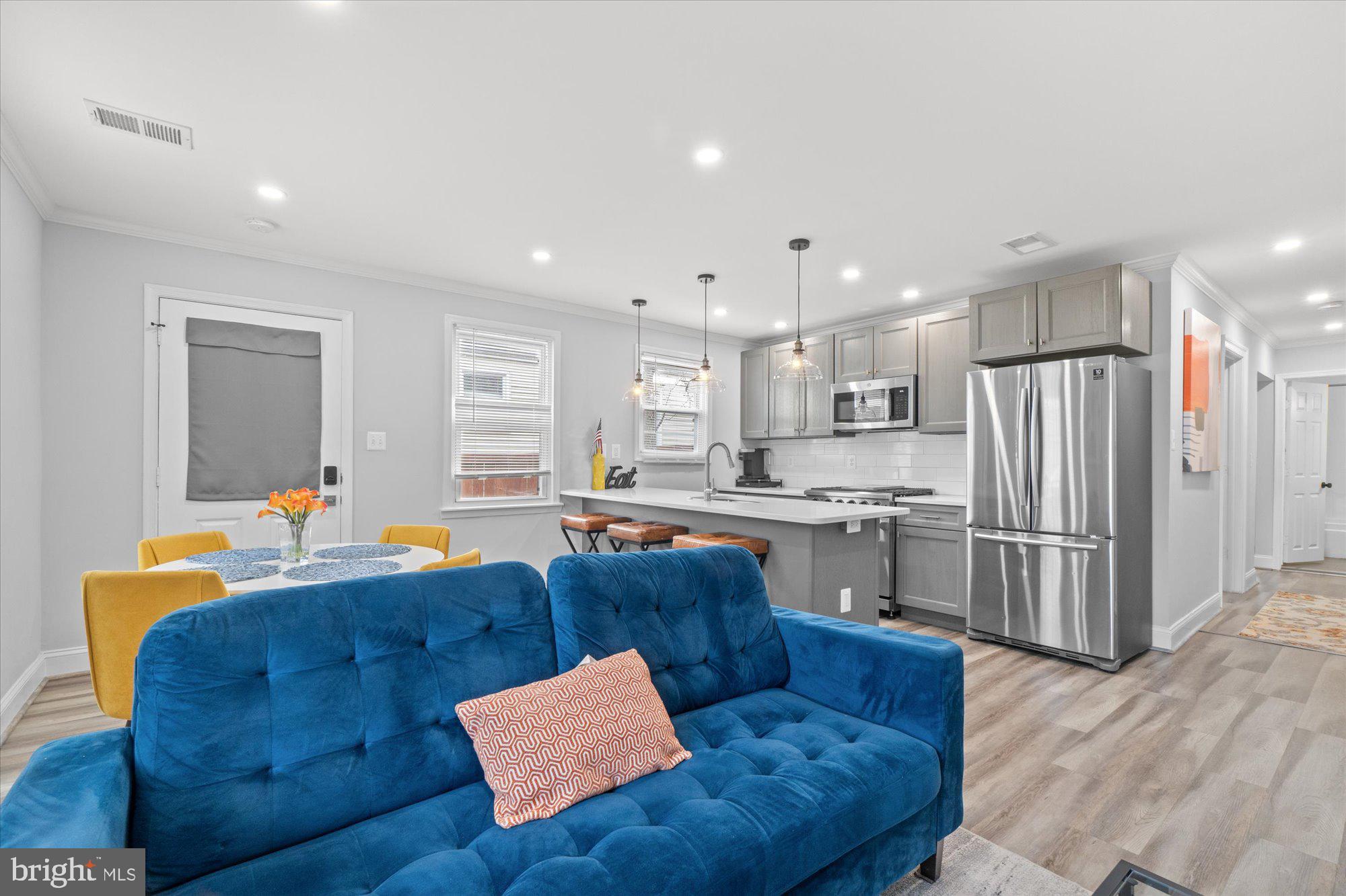 35 E Reed Ave