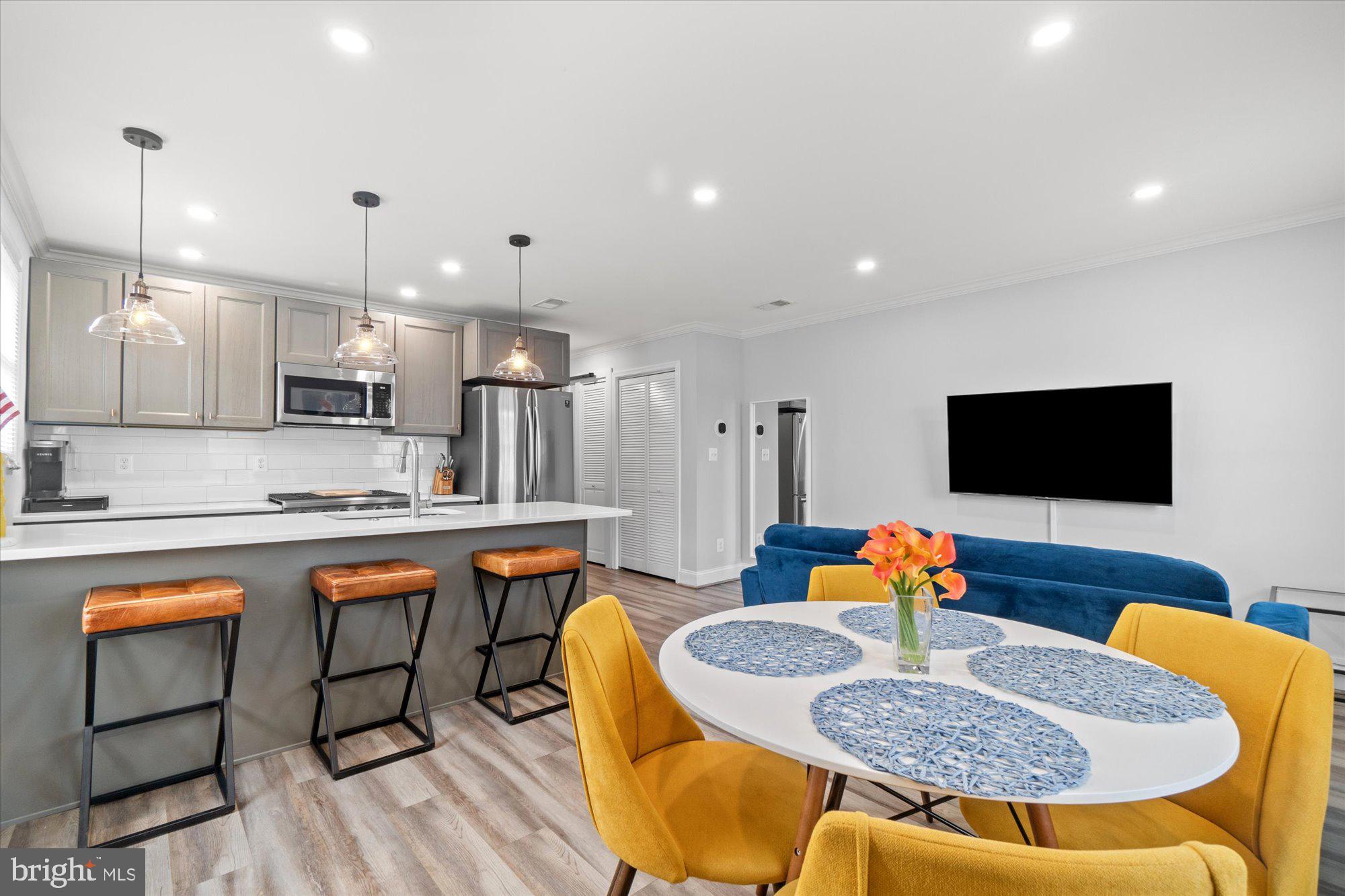35 E Reed Ave