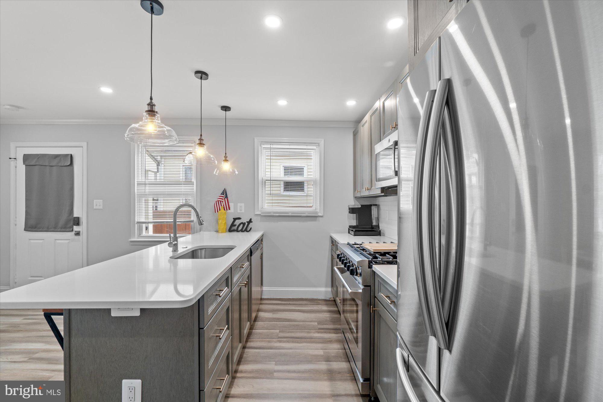 35 E Reed Ave