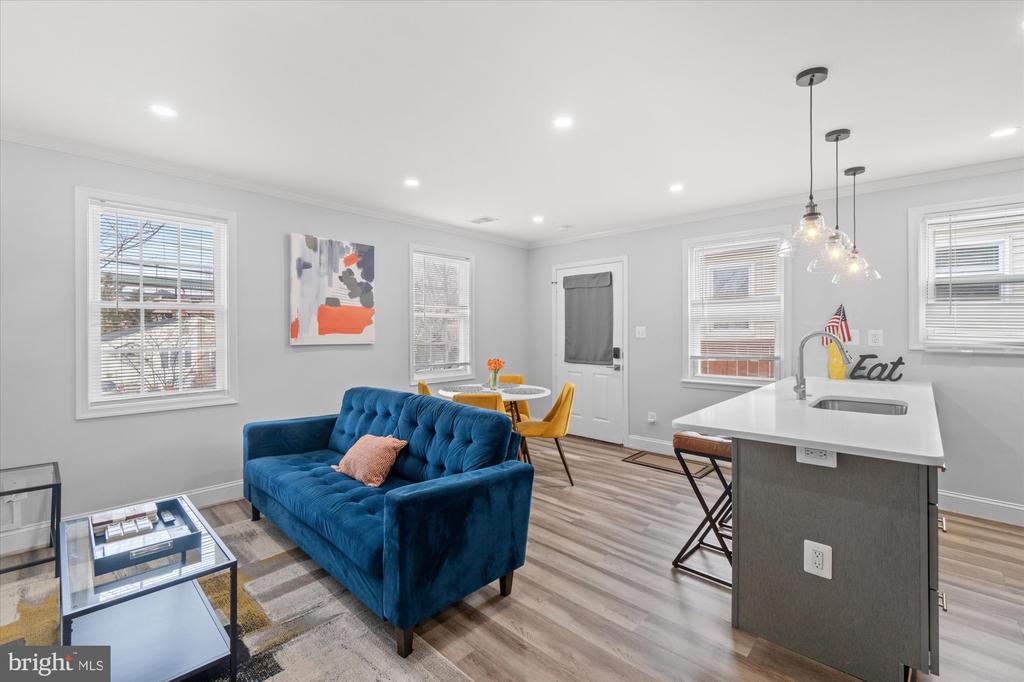 35 E Reed Ave