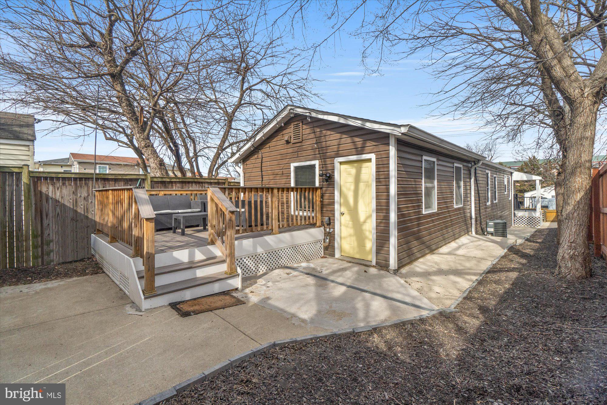 35 E Reed Ave