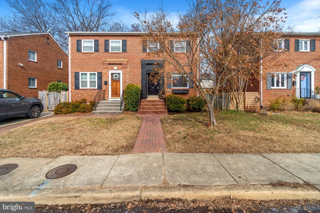 118 E Glendale Ave E
