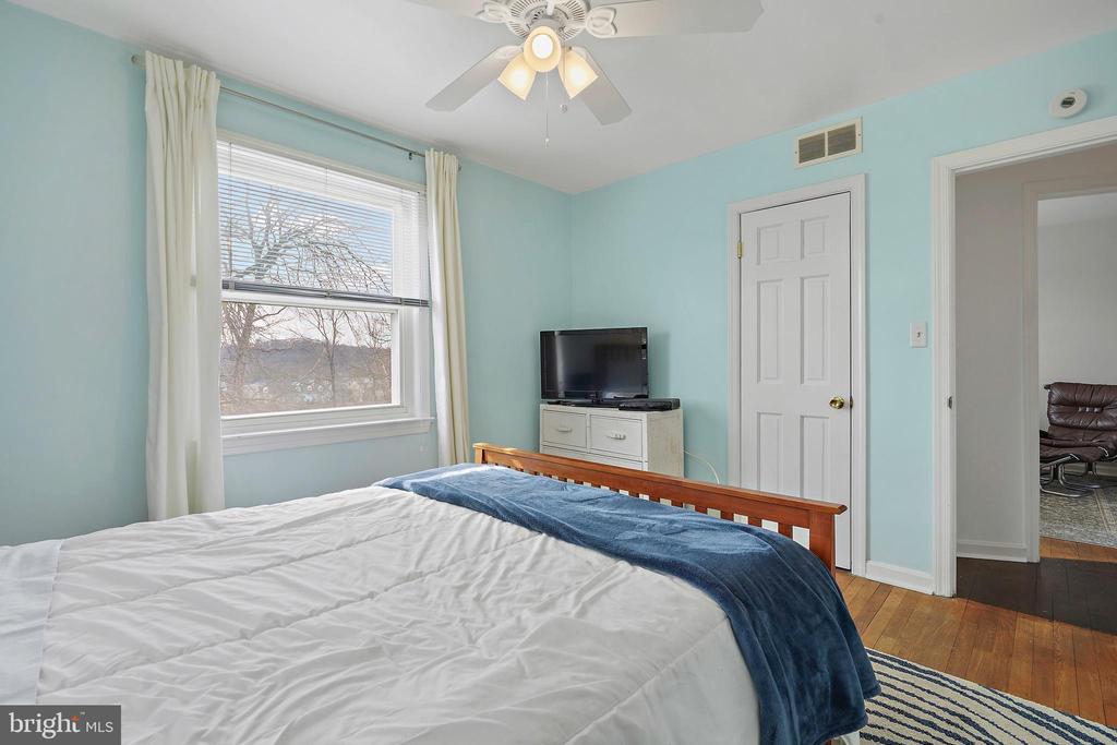 52 Cockrell St