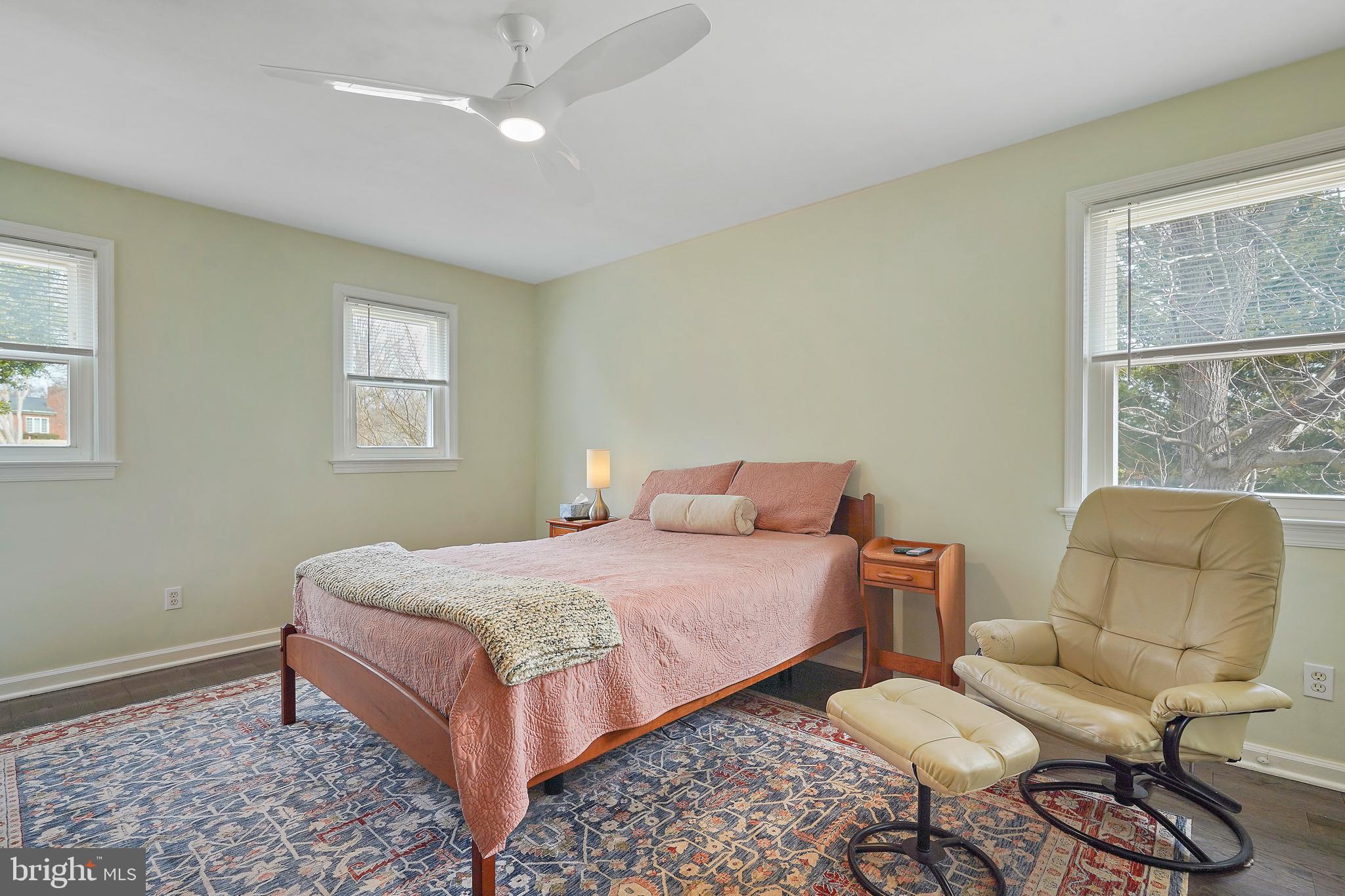 52 Cockrell St