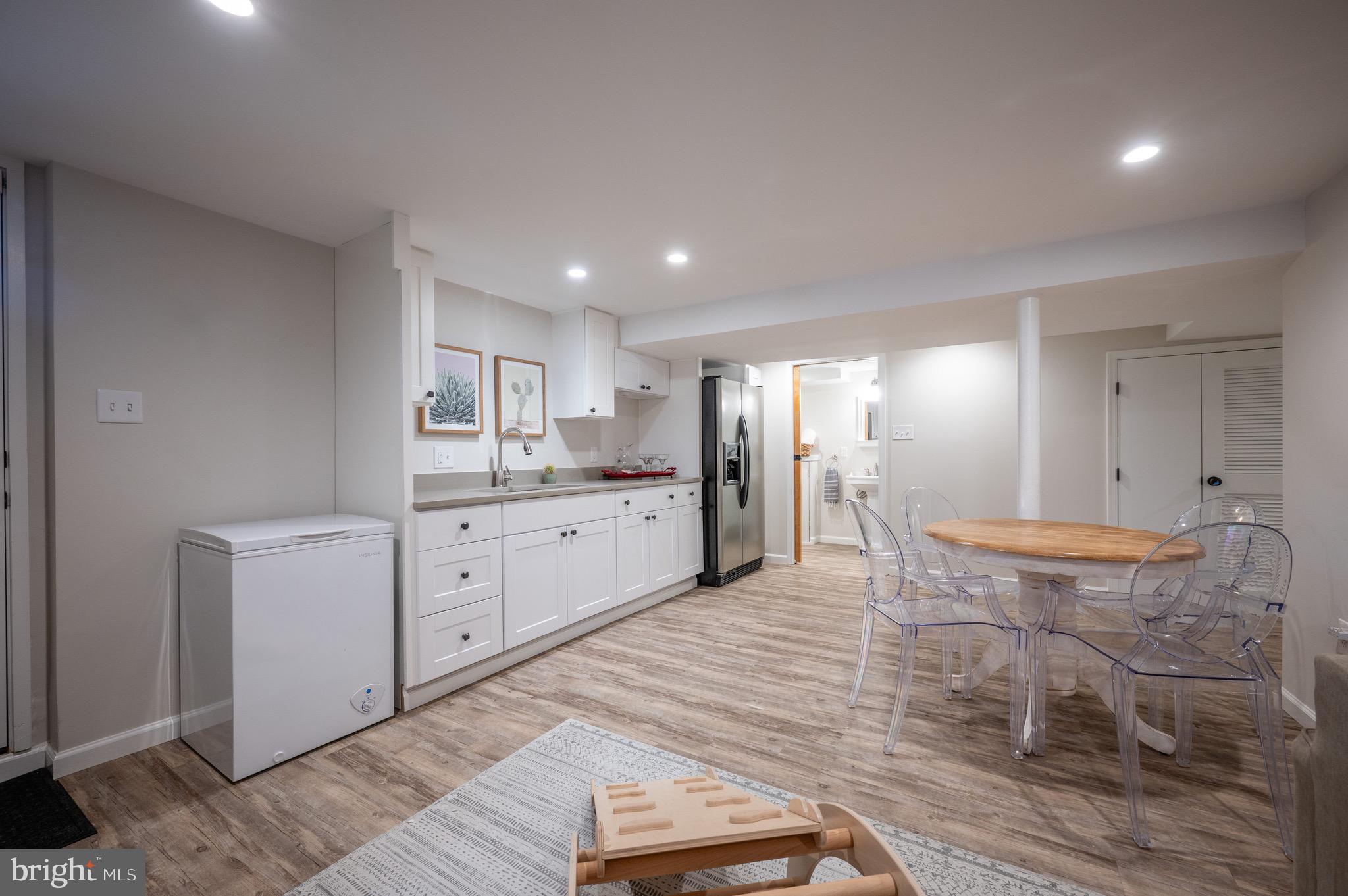 401 E Custis Ave