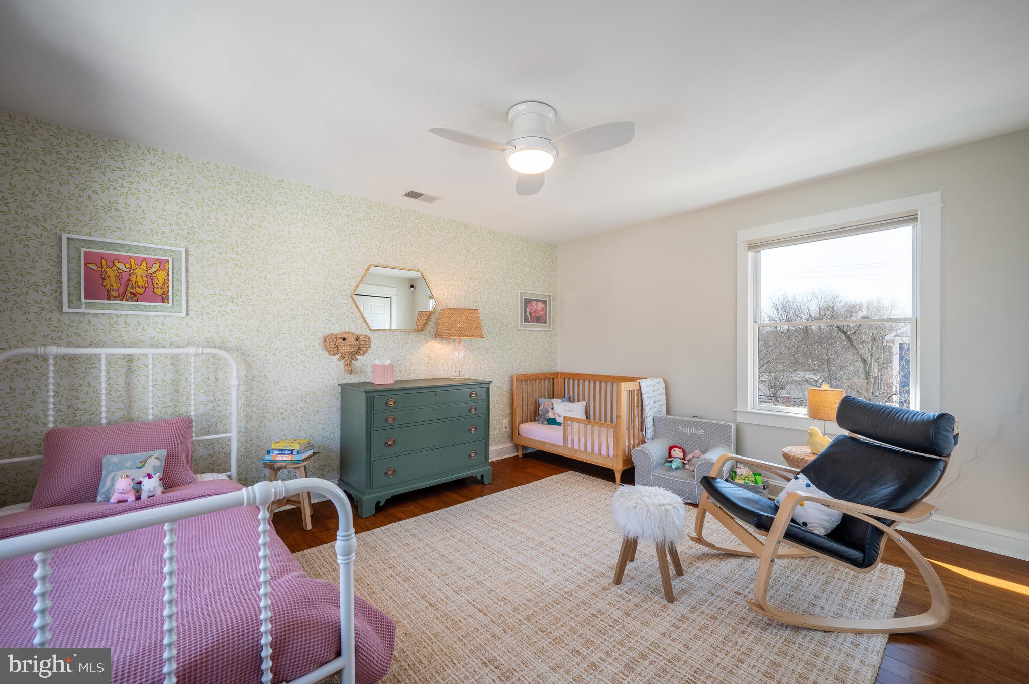 401 E Custis Ave