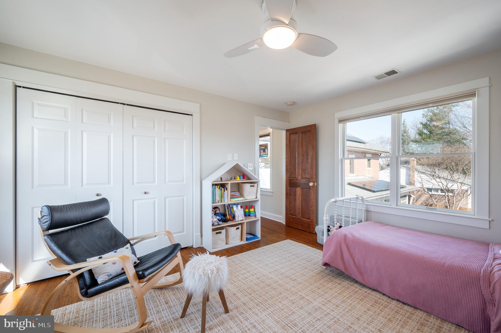 401 E Custis Ave