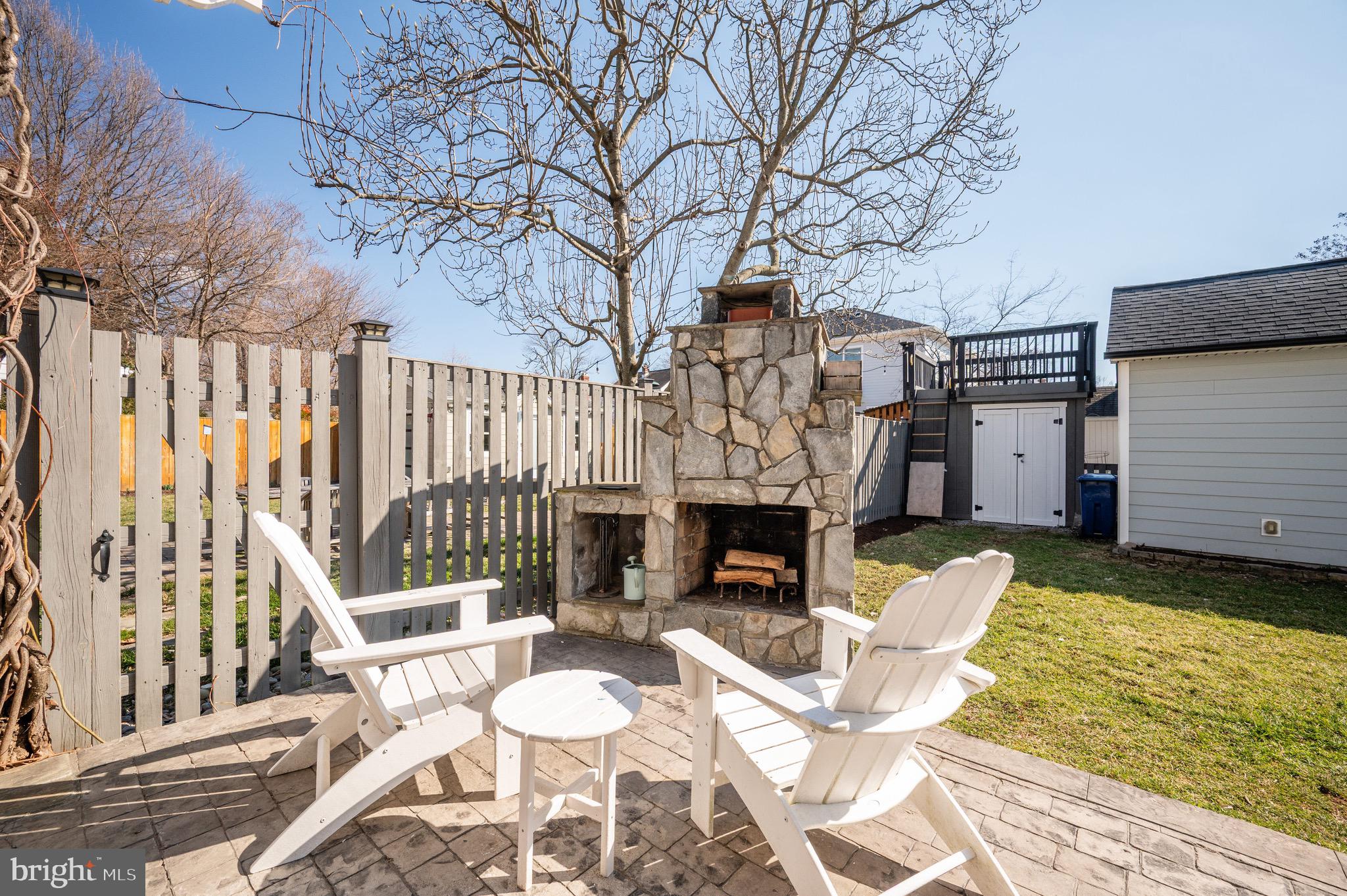 401 E Custis Ave