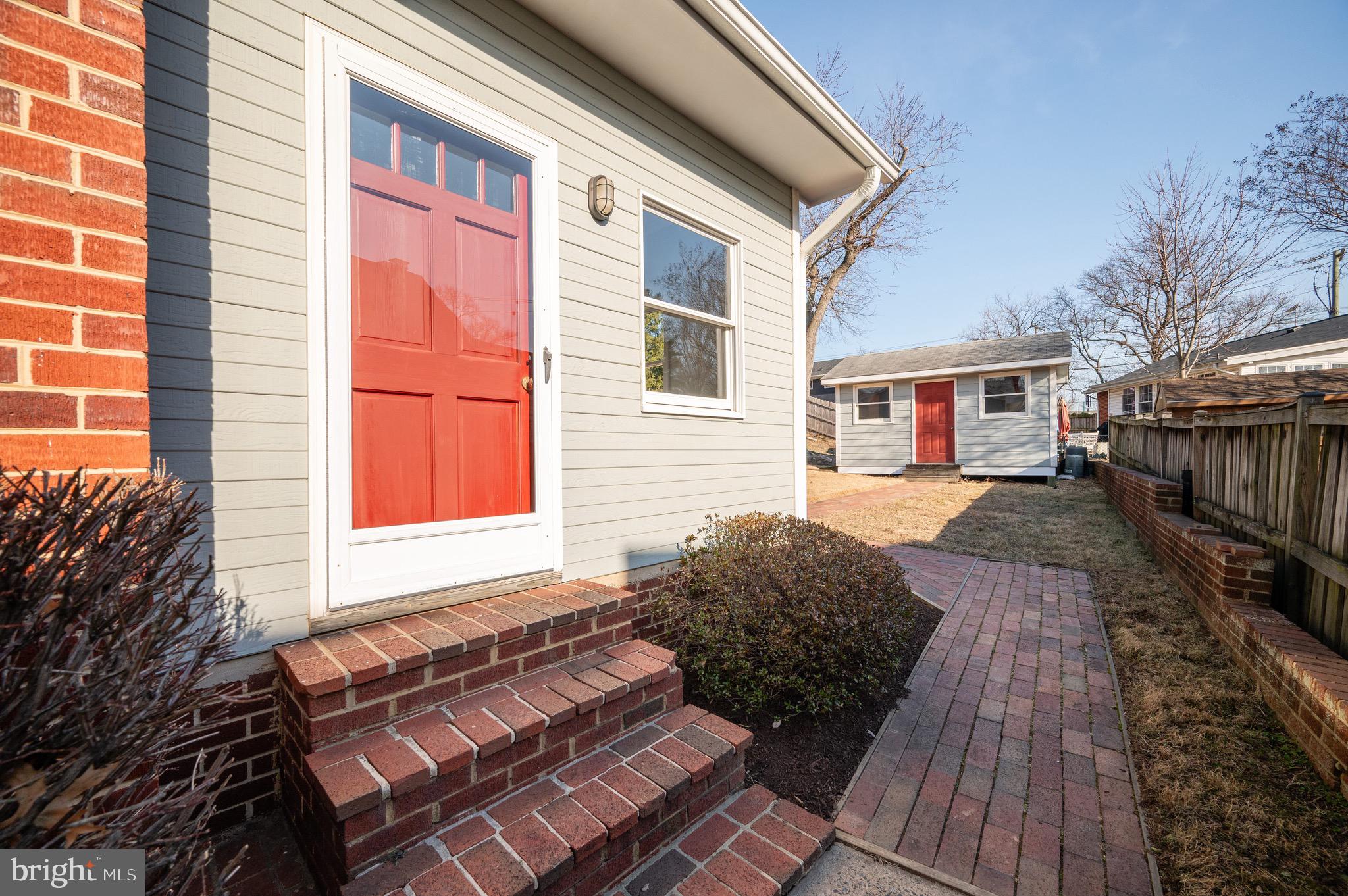 503 N Mansfield St