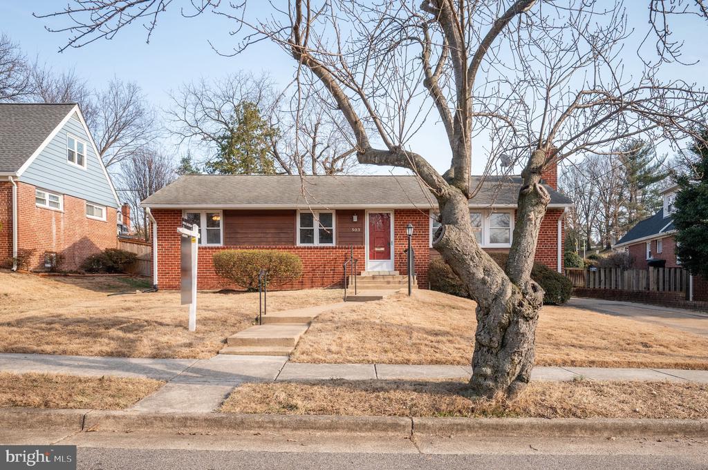 503 N Mansfield St