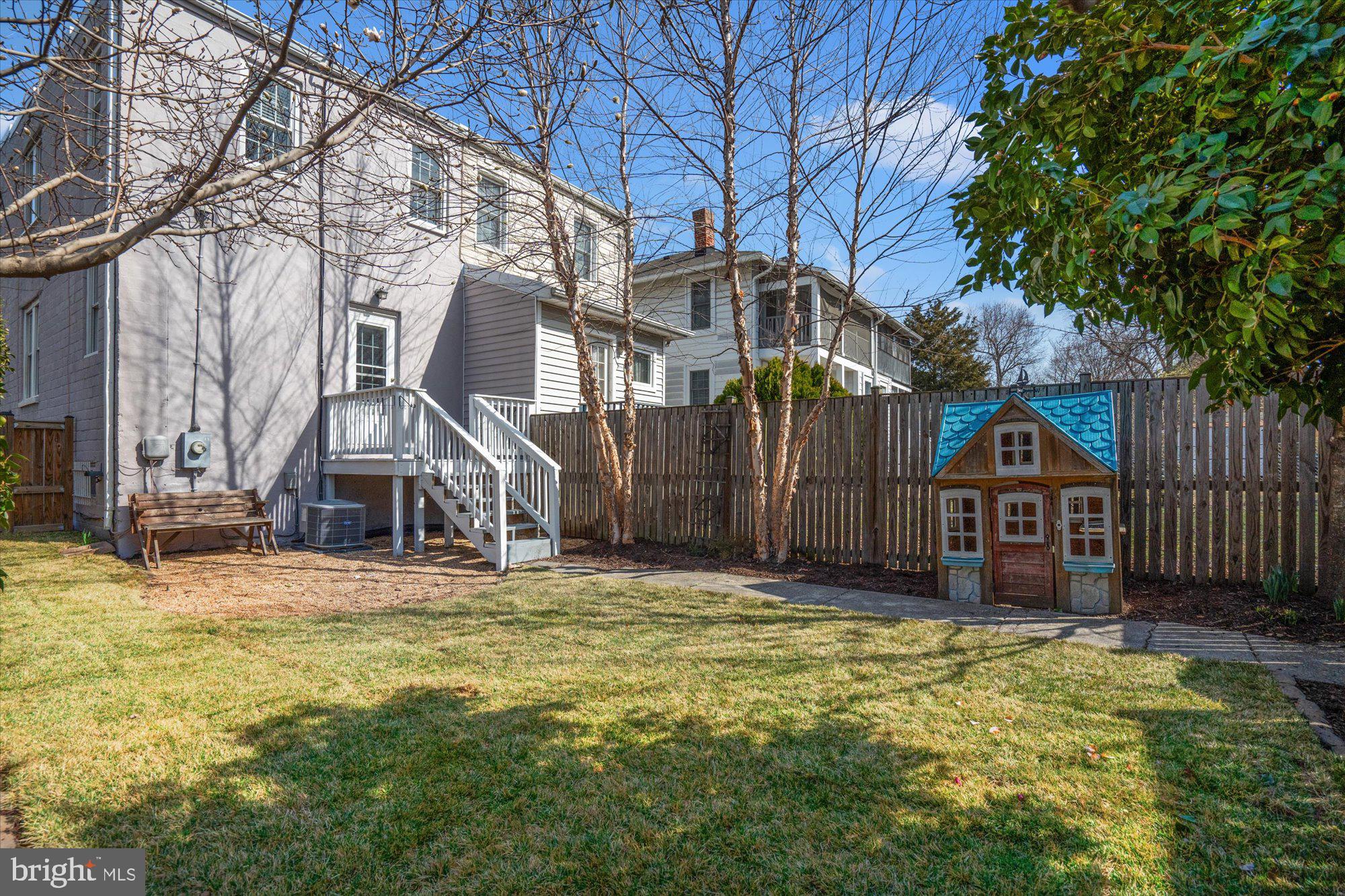 401 Hume Ave