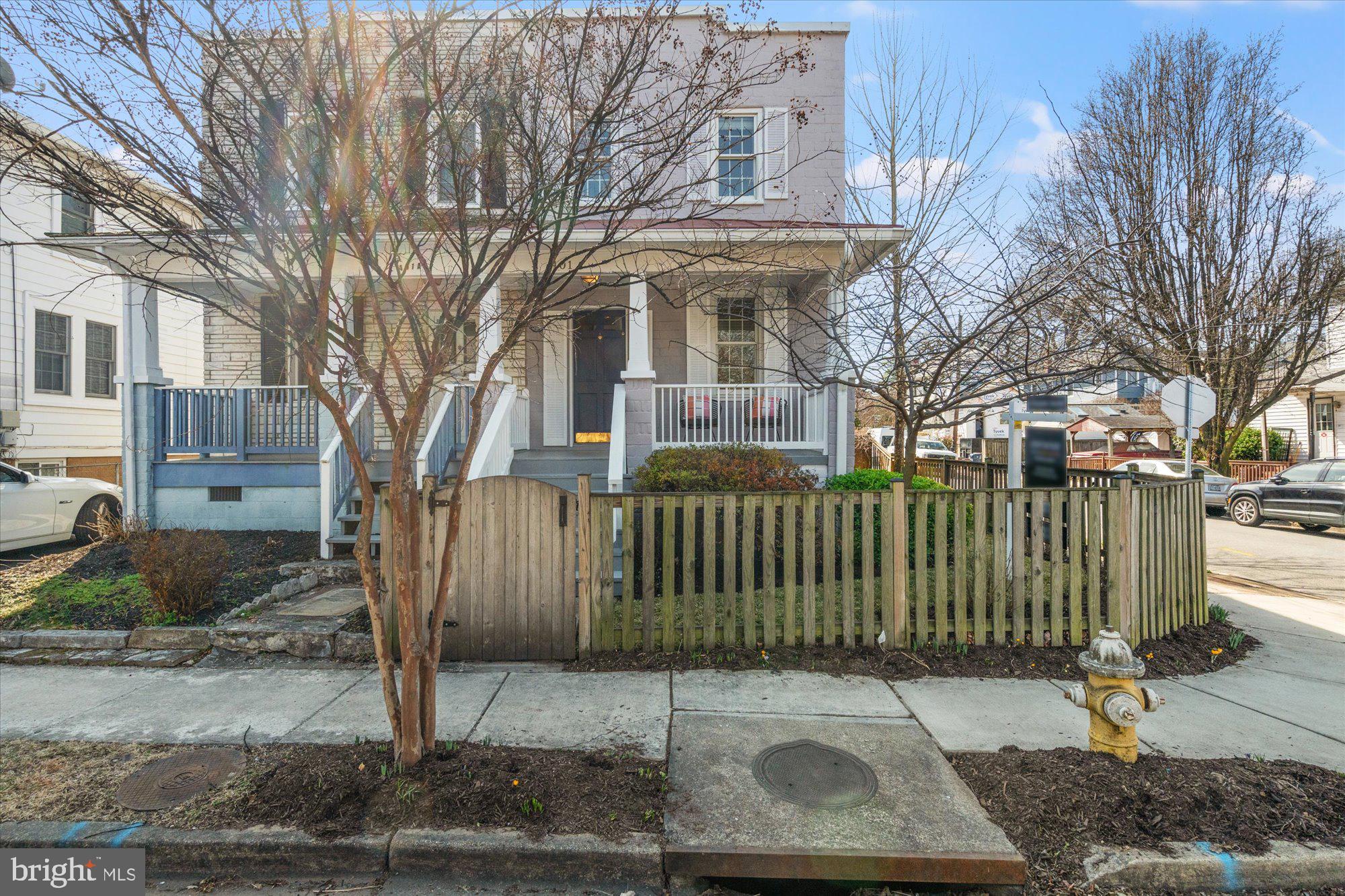 401 Hume Ave