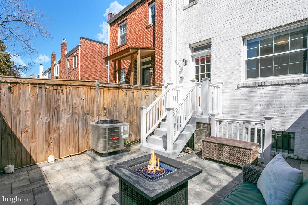 1120 Portner Rd