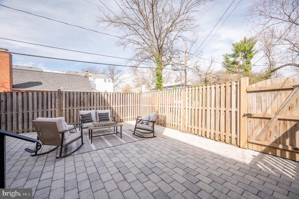 1411 Mount Vernon Ave