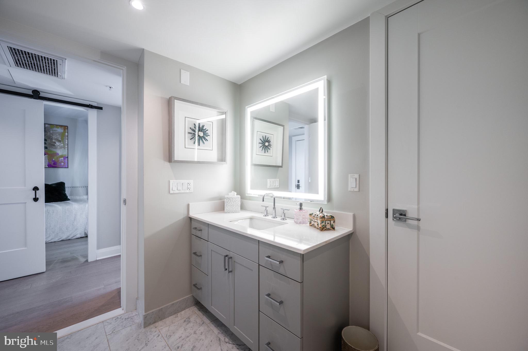 925 N Fairfax St #1103