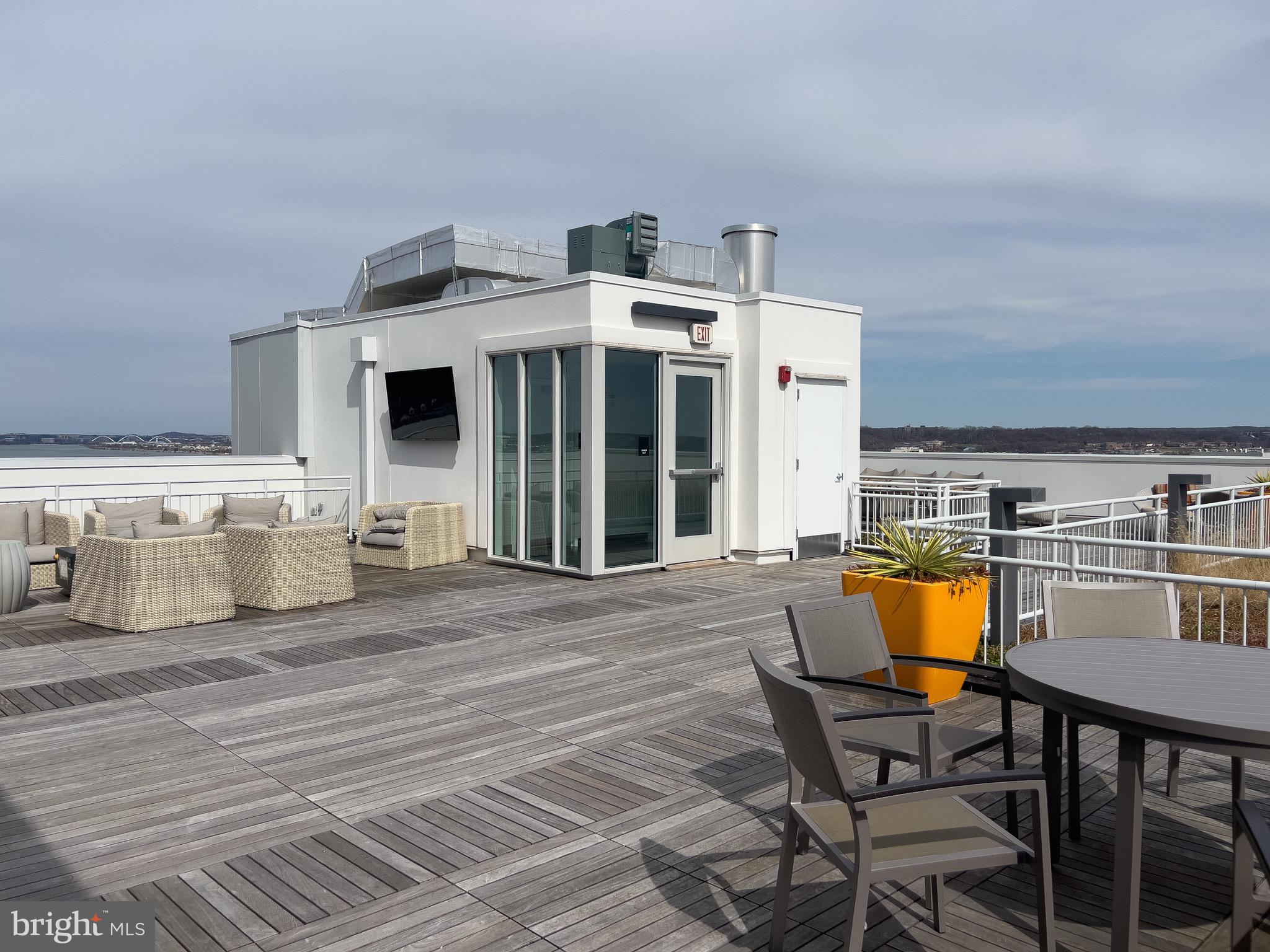 925 N Fairfax St #1103