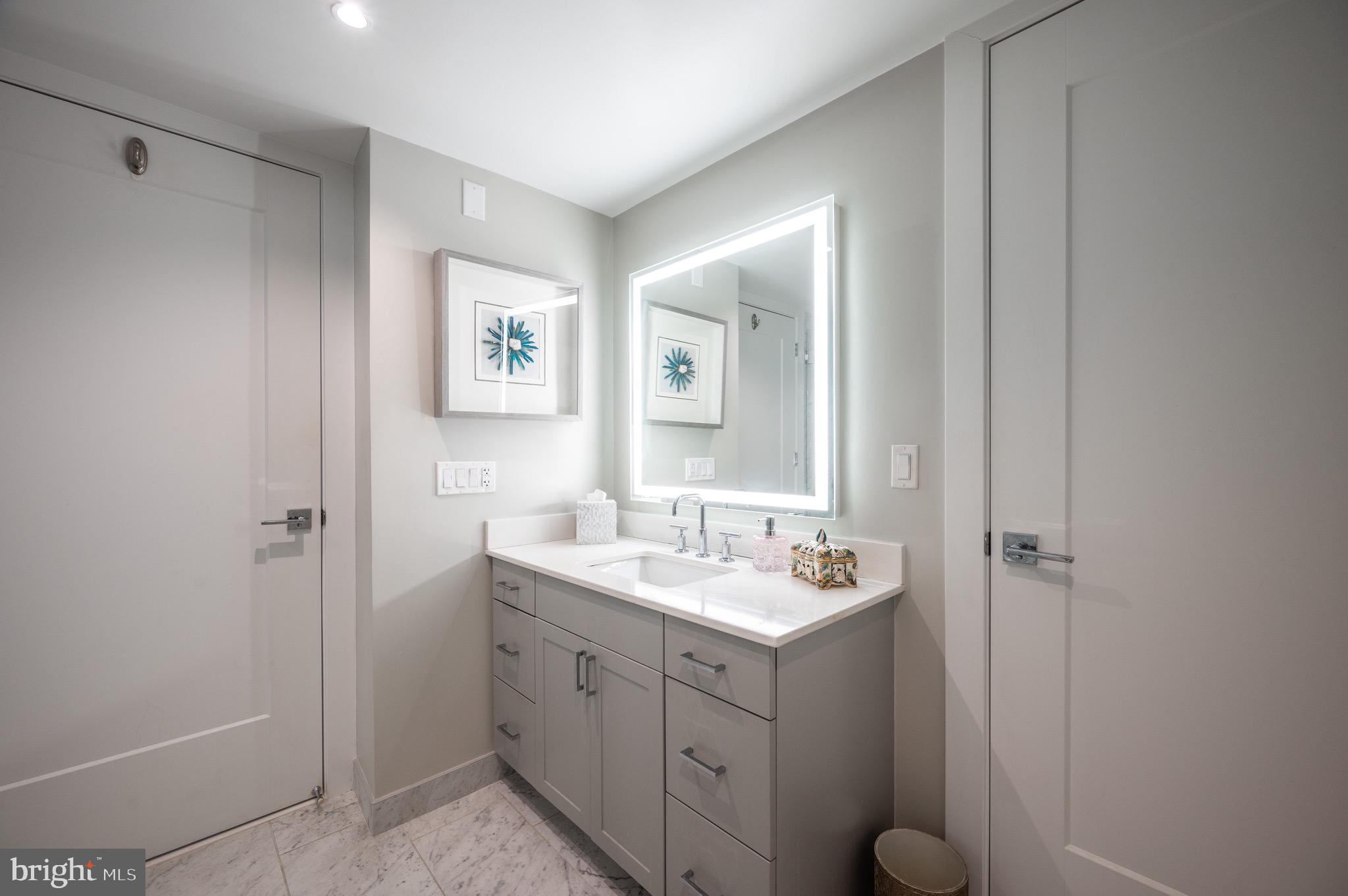 925 N Fairfax St #1103