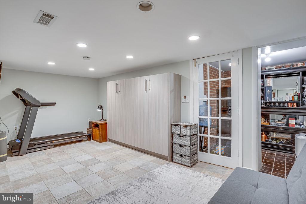 204 UHLER TER