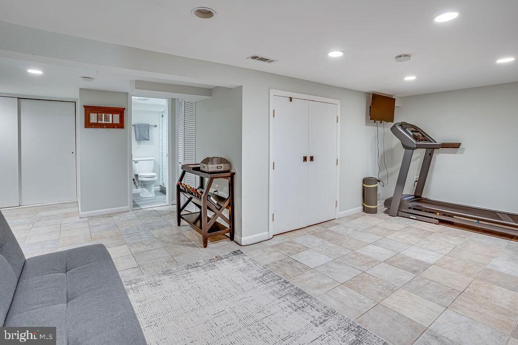 204 UHLER TER
