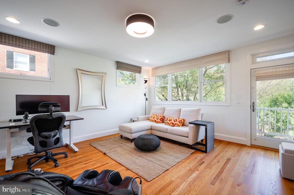 1 Ancell St