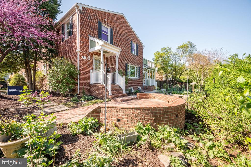 1 Ancell St