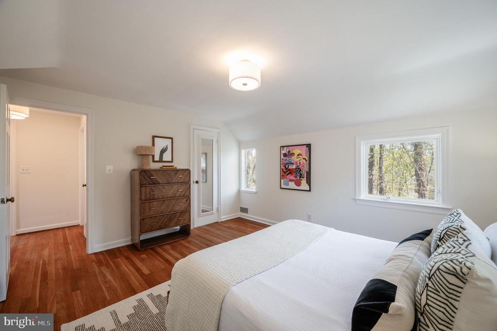 708 S Overlook Dr
