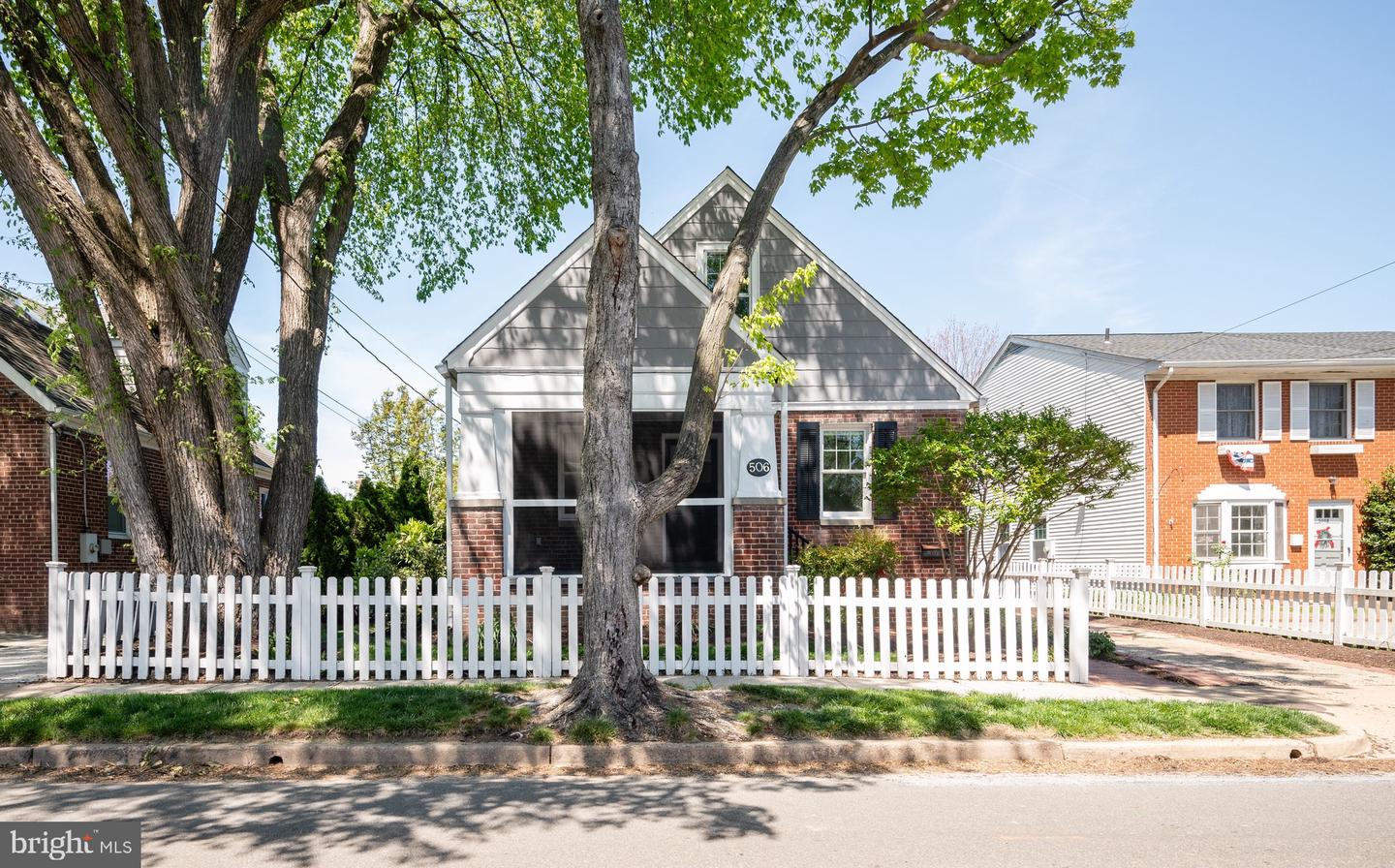 506 E WINDSOR AVE
