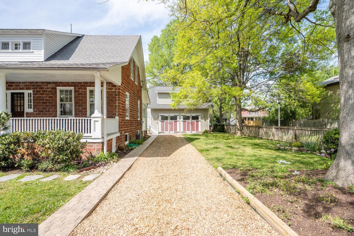 212 E Oxford Ave