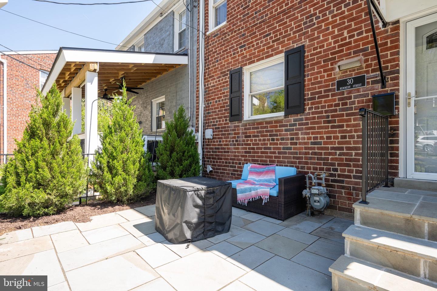 30 Kennedy St
