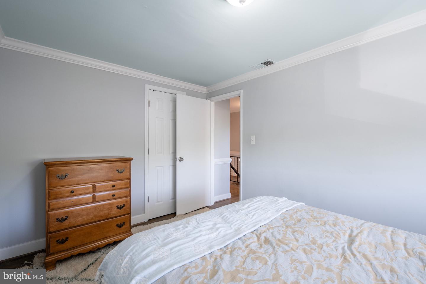 30 Kennedy St