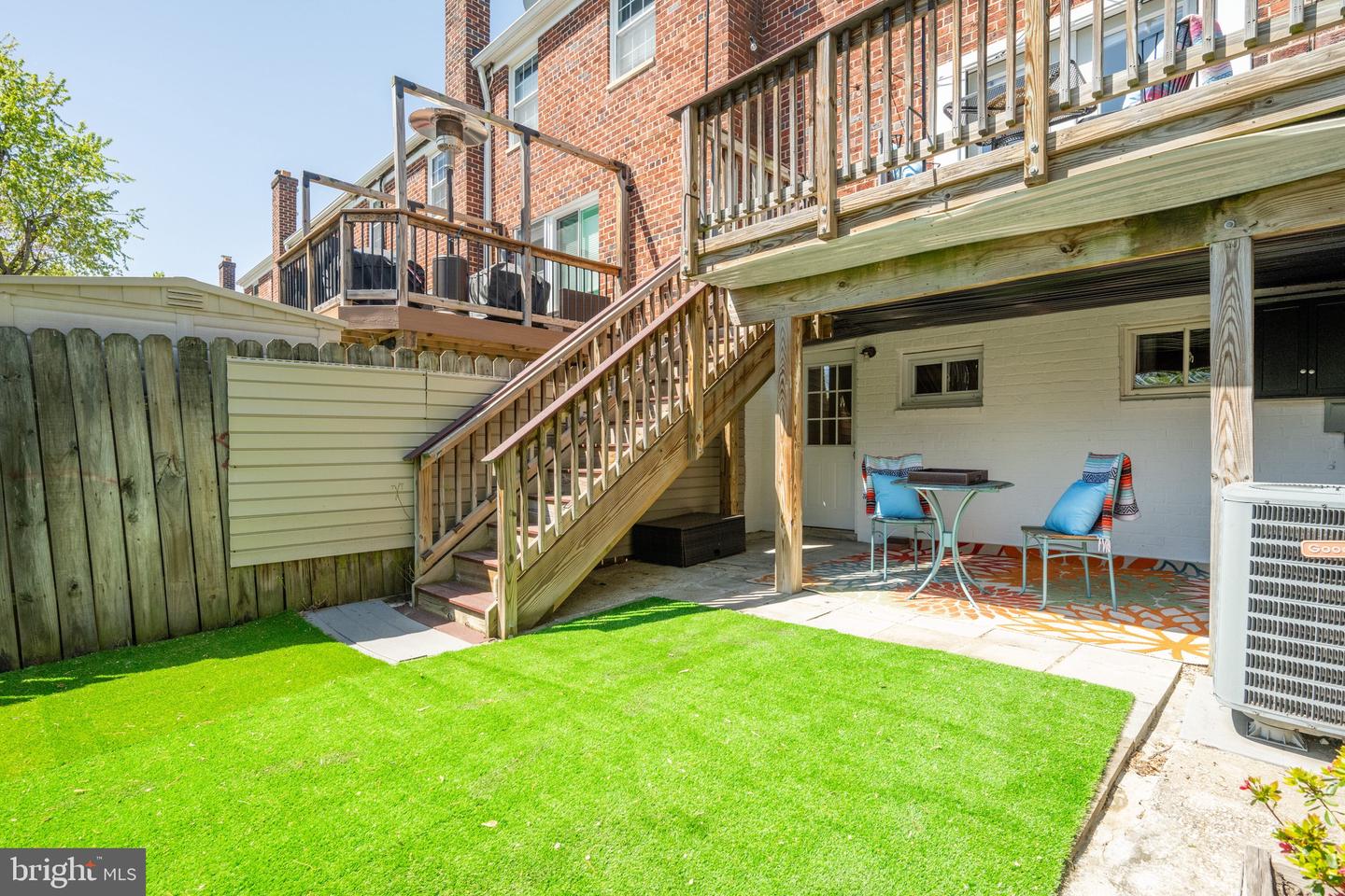 30 Kennedy St