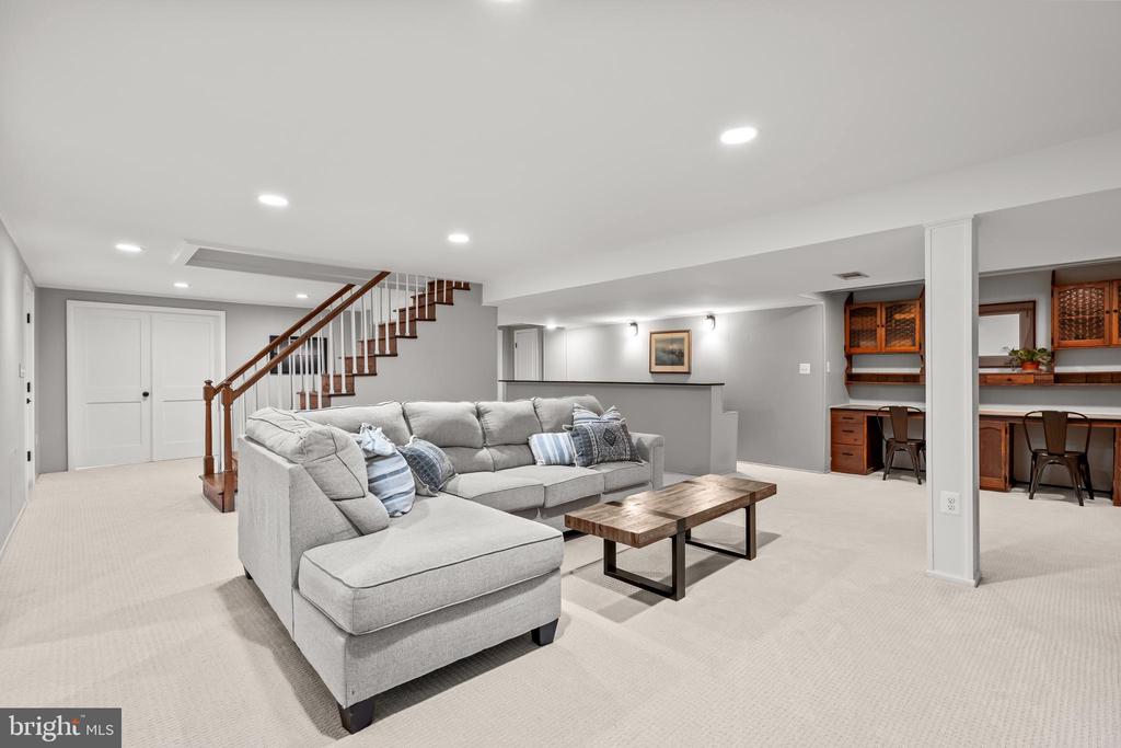 4812 Maury Ln