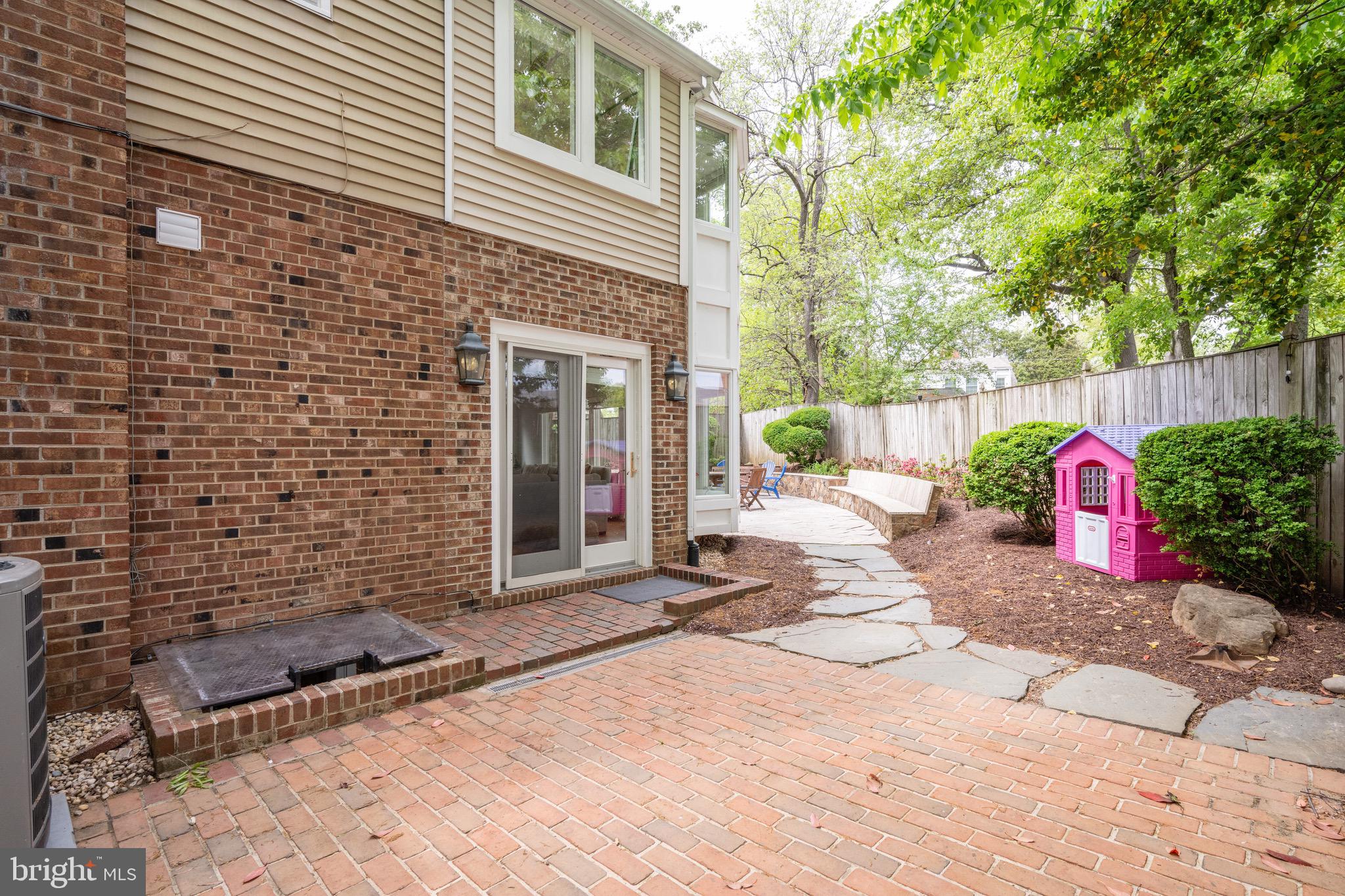 403 Thomas St