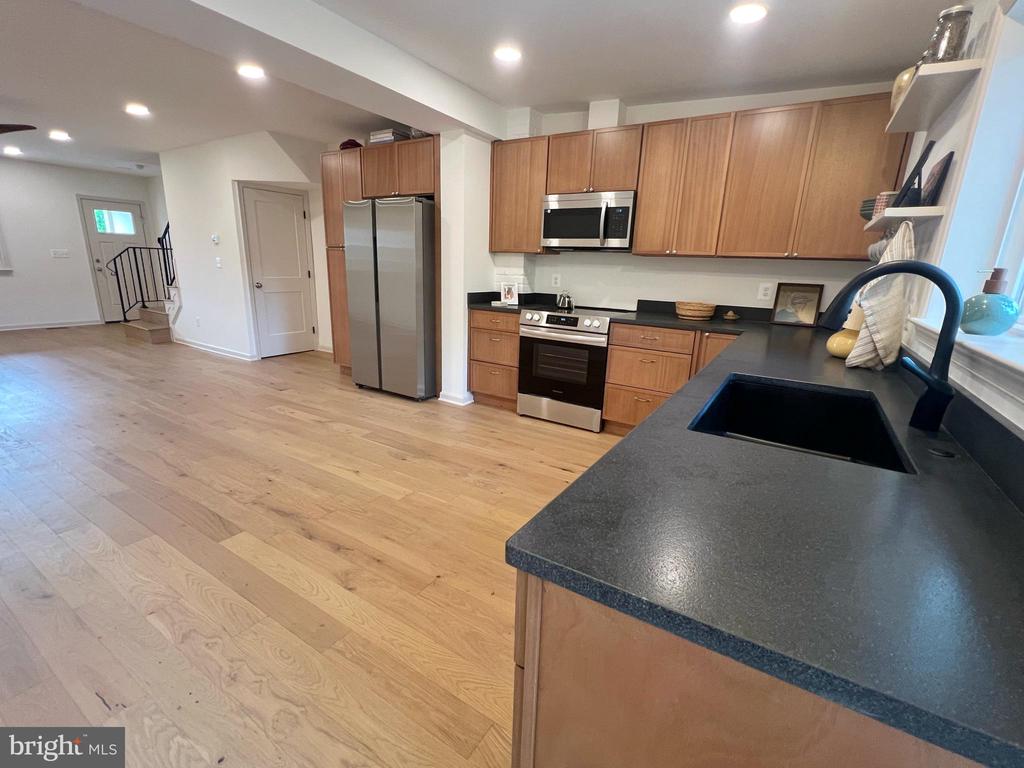 164 WESMOND DR