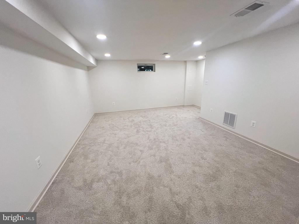 164 WESMOND DR