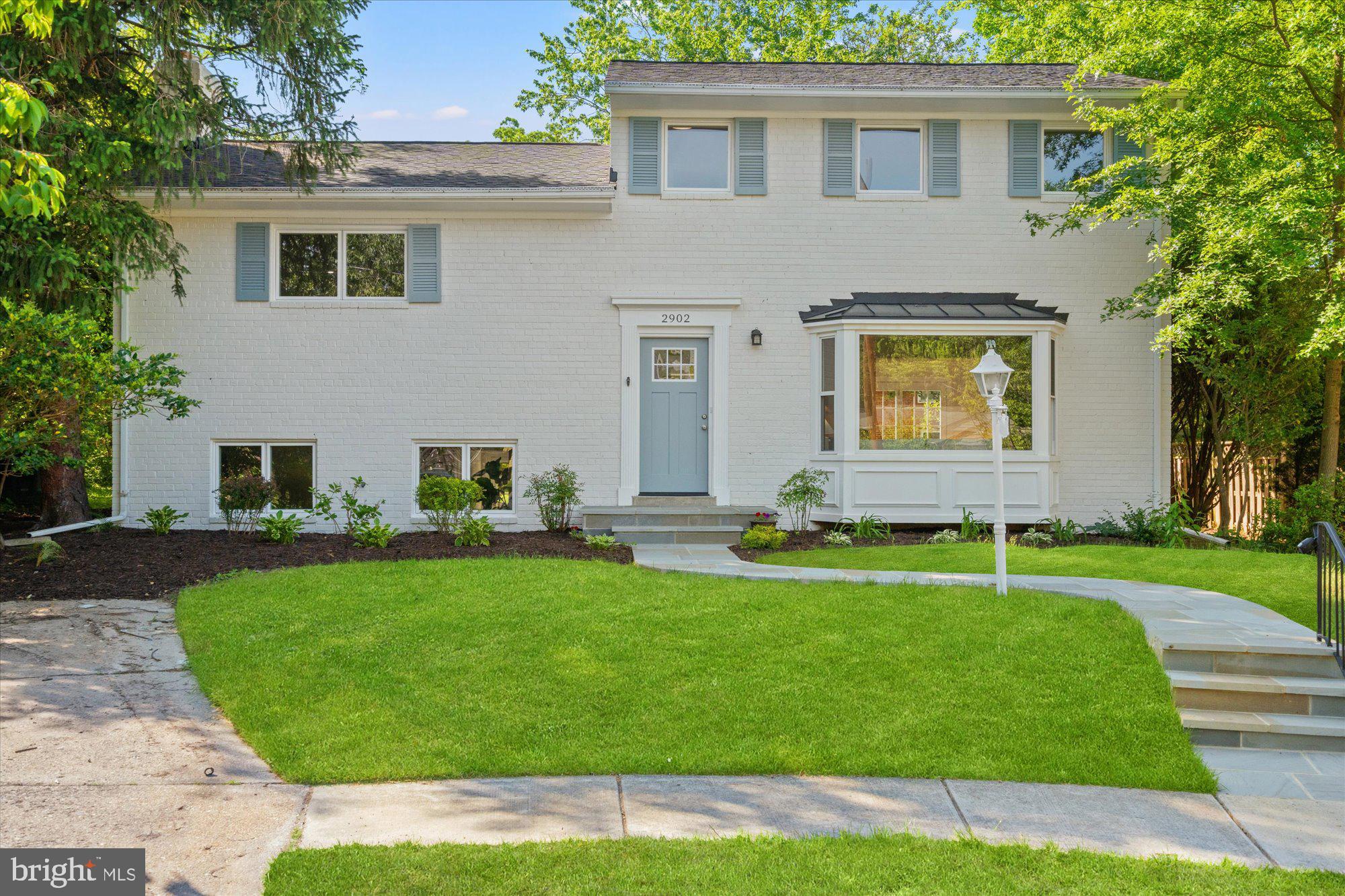 2902 Mayer Pl
