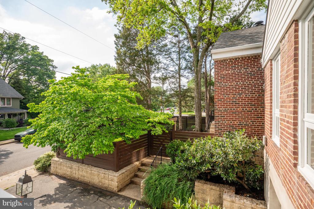 1113 Cross Dr