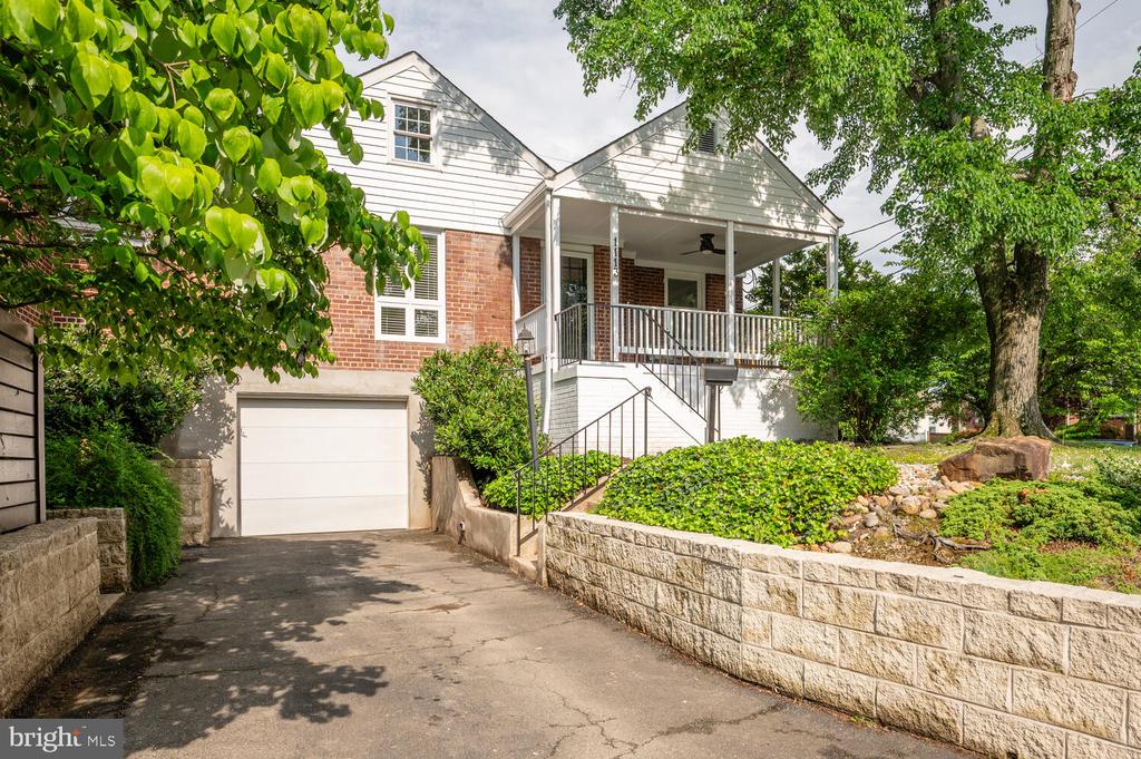 1113 Cross Dr