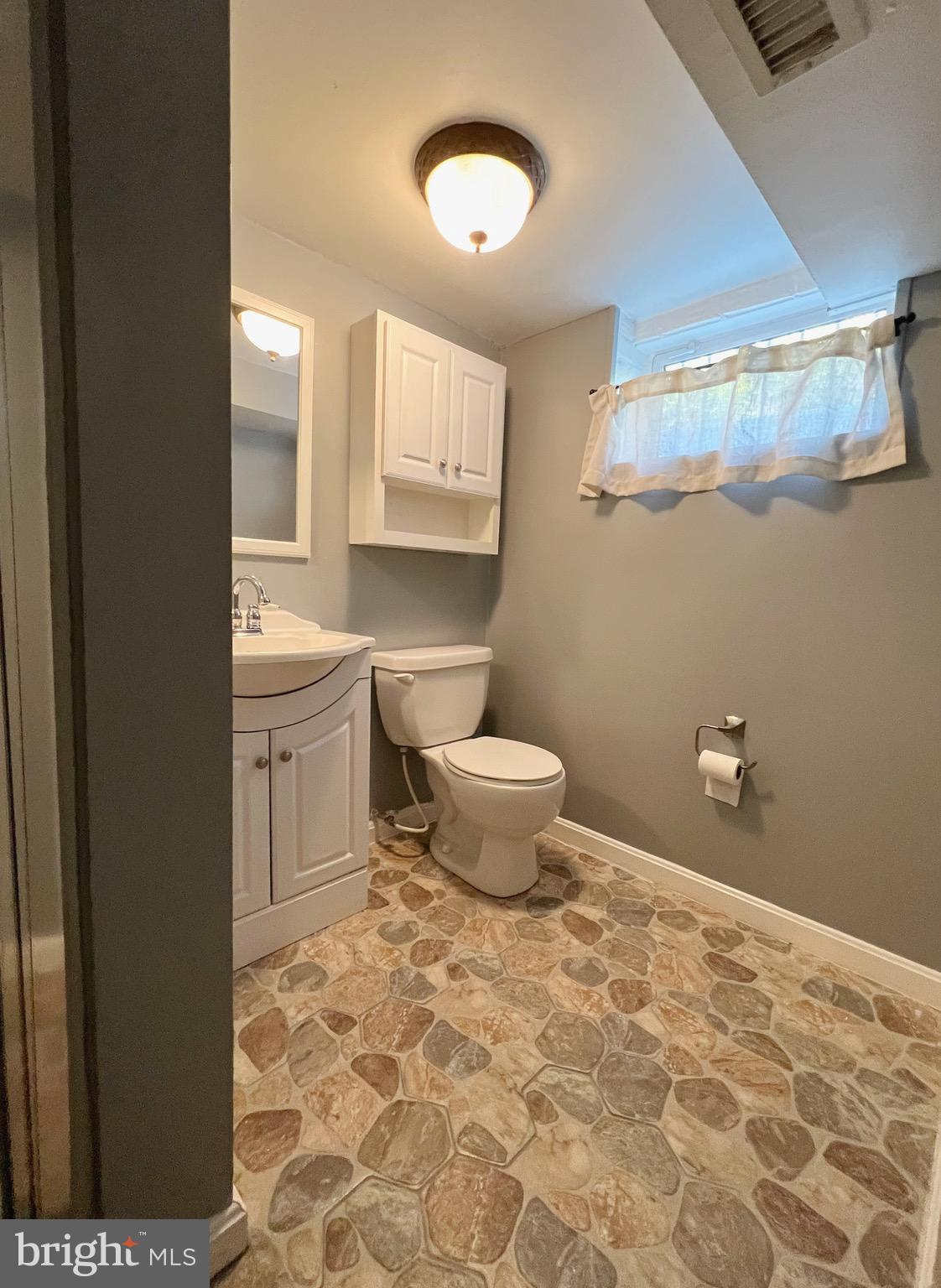 1315 COMMONWEALTH AVE