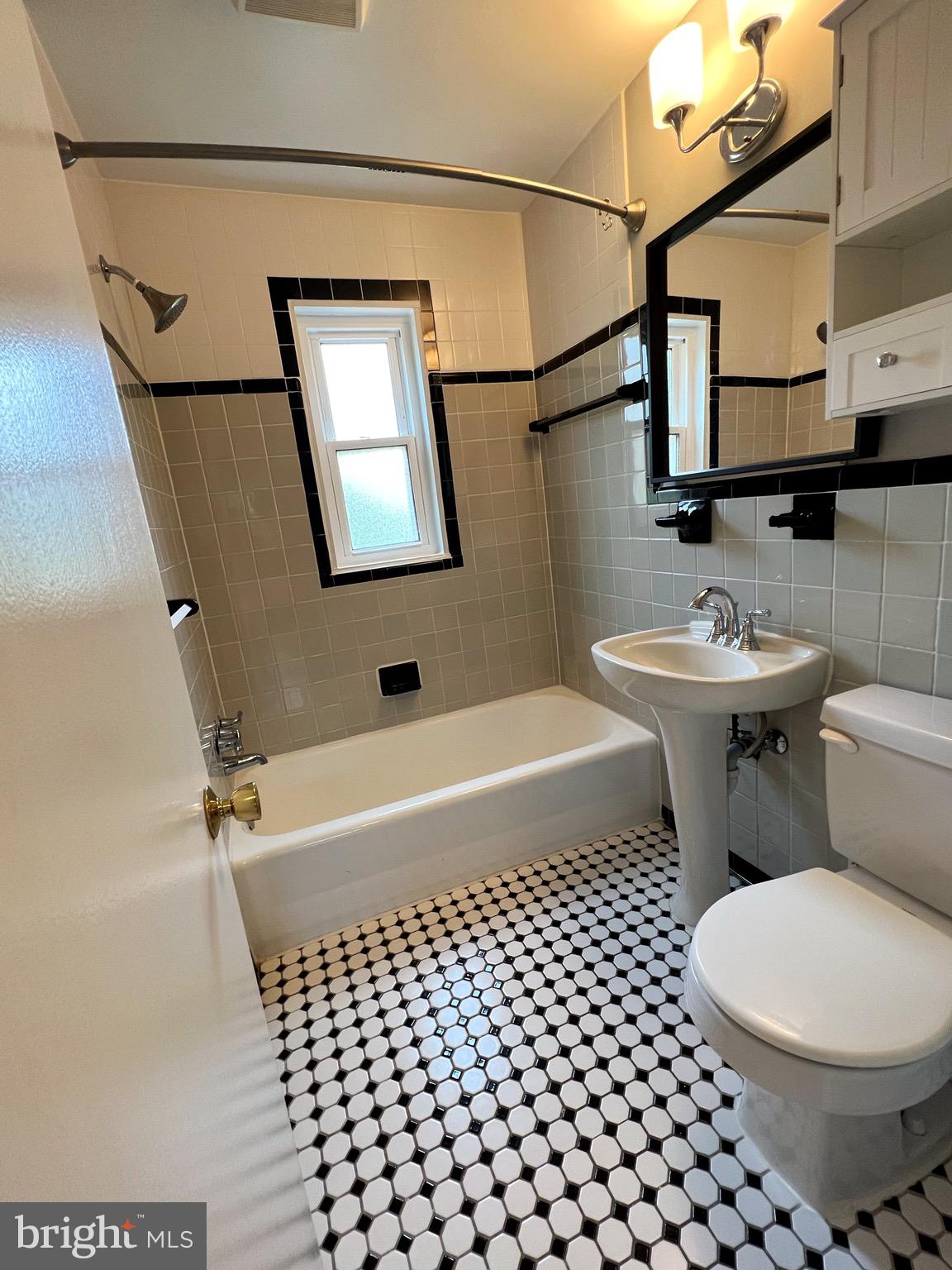 1315 COMMONWEALTH AVE