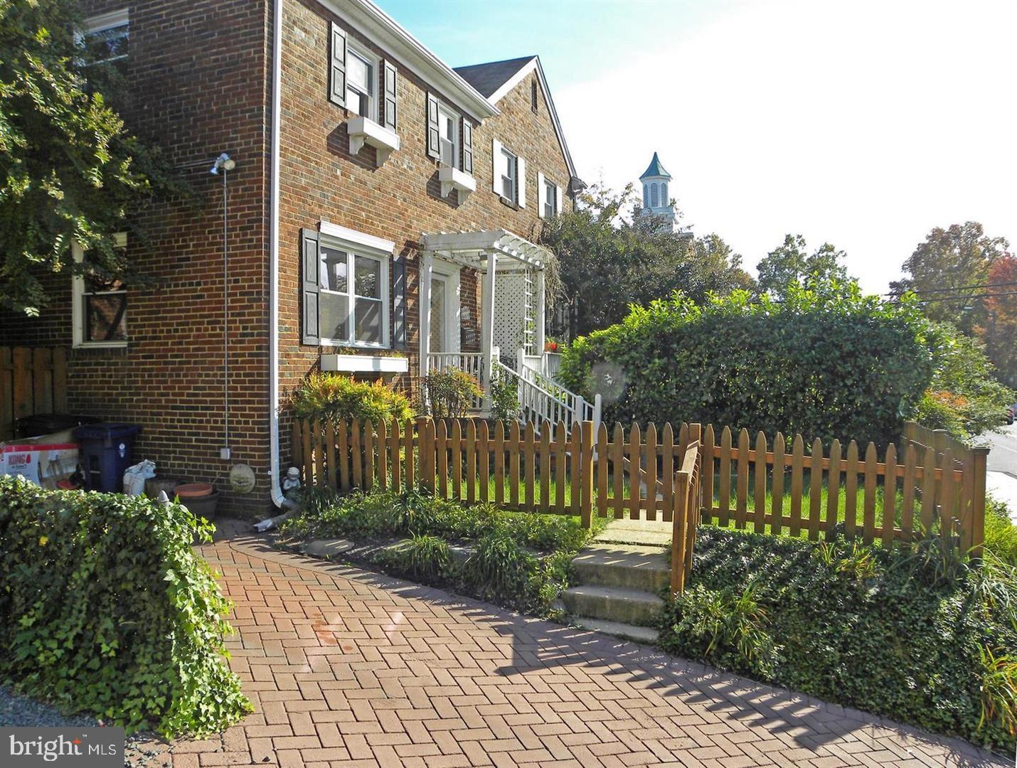 1315 COMMONWEALTH AVE