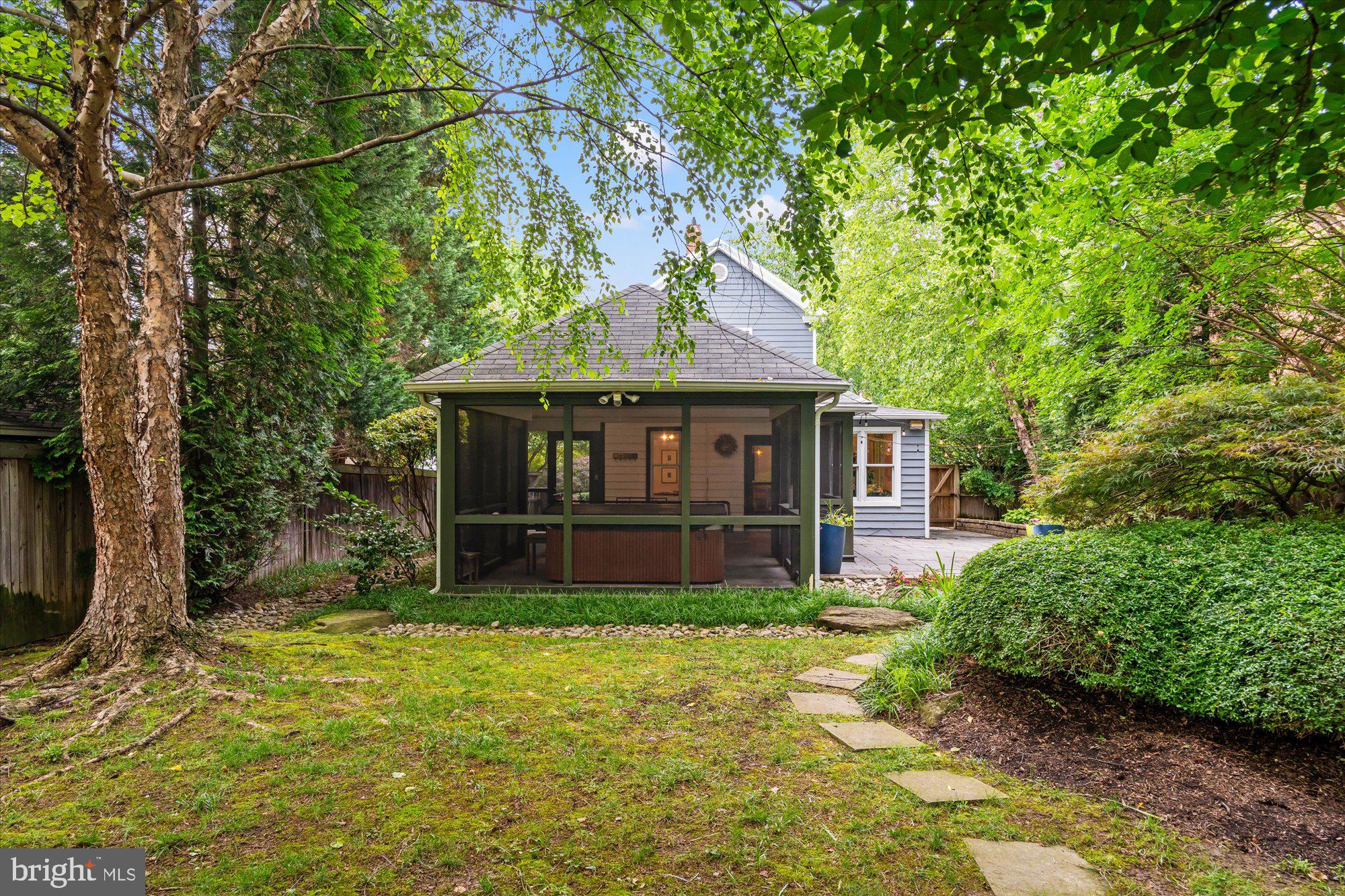 411 E Bellefonte Ave