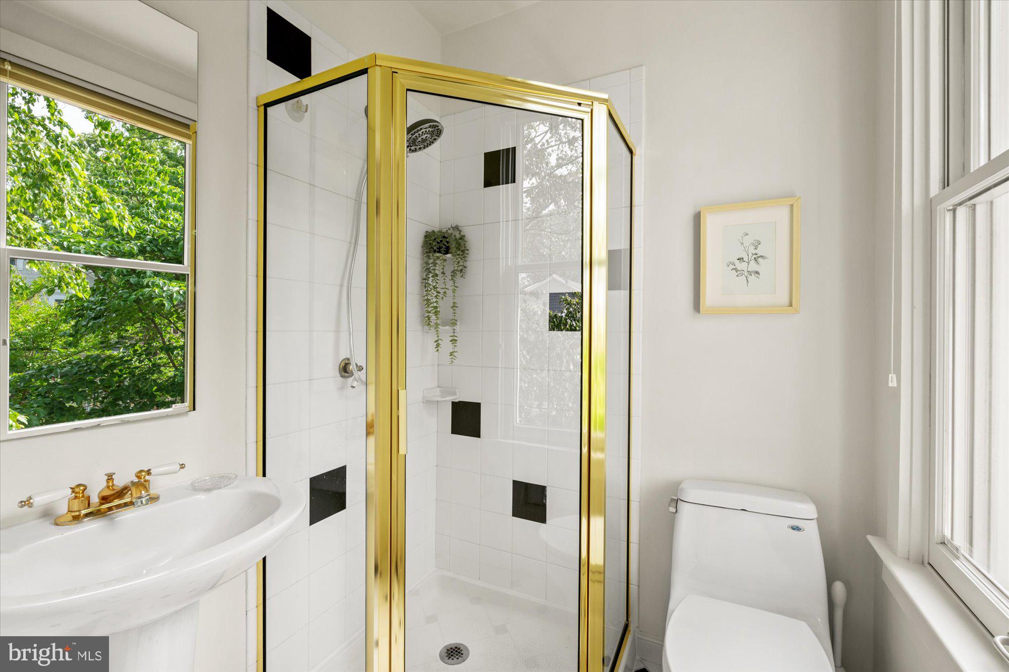 411 E Bellefonte Ave