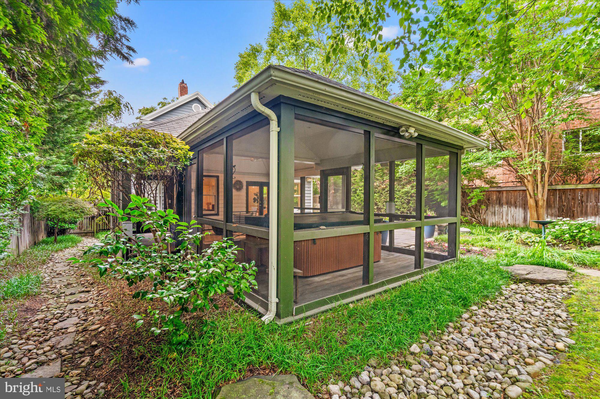 411 E Bellefonte Ave