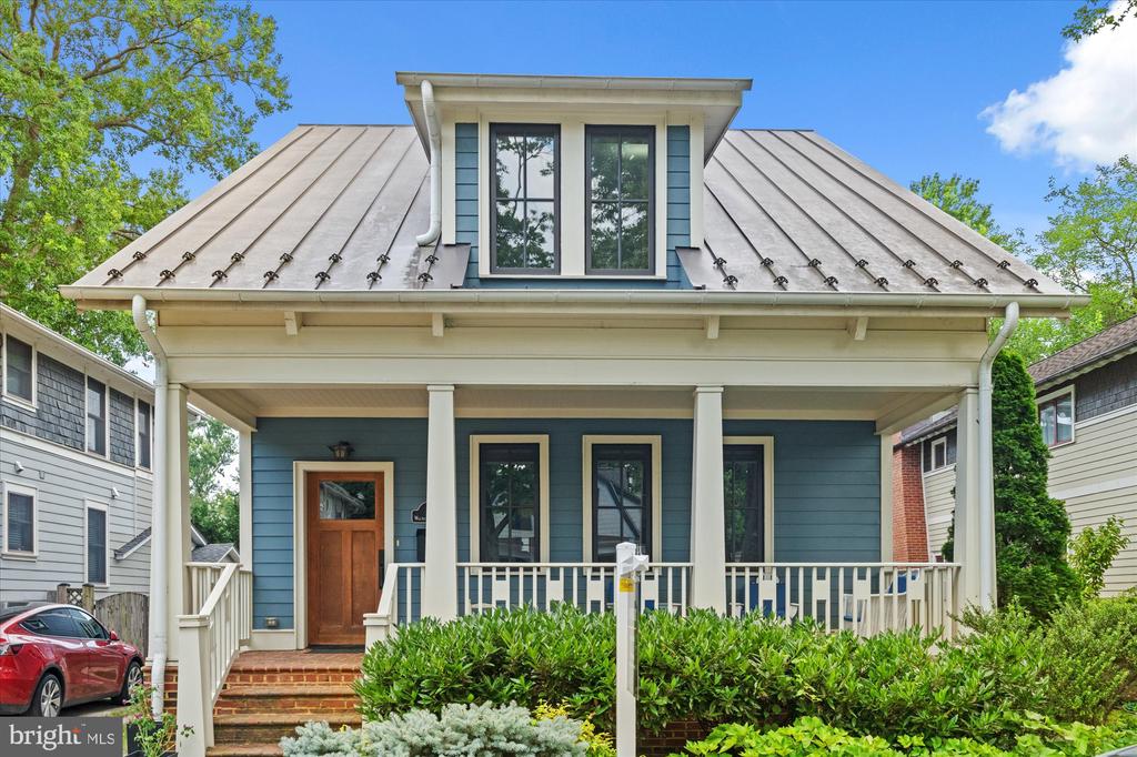 9 E Walnut St
