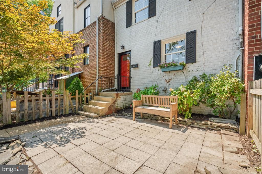 4 Ancell St