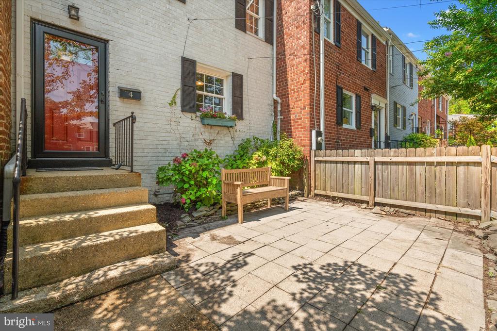 4 Ancell St